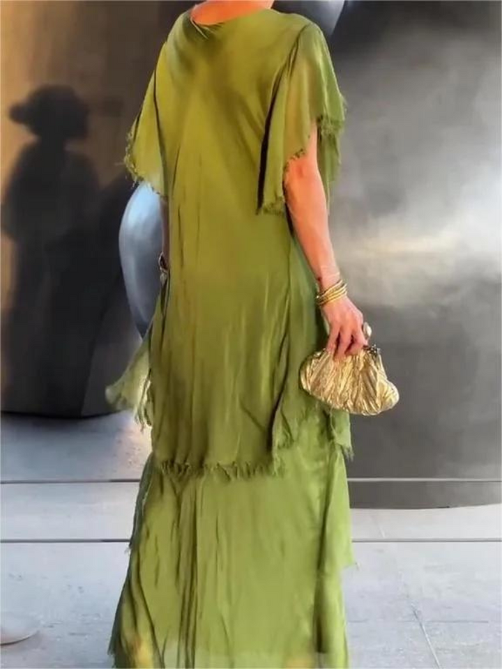 Vestido Serengeti: Elegância Moderna fundida com Riquezas Ancestrais