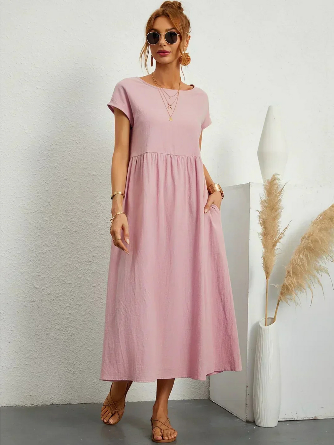 Jenna – Vestido Elegante com Decote Redondo