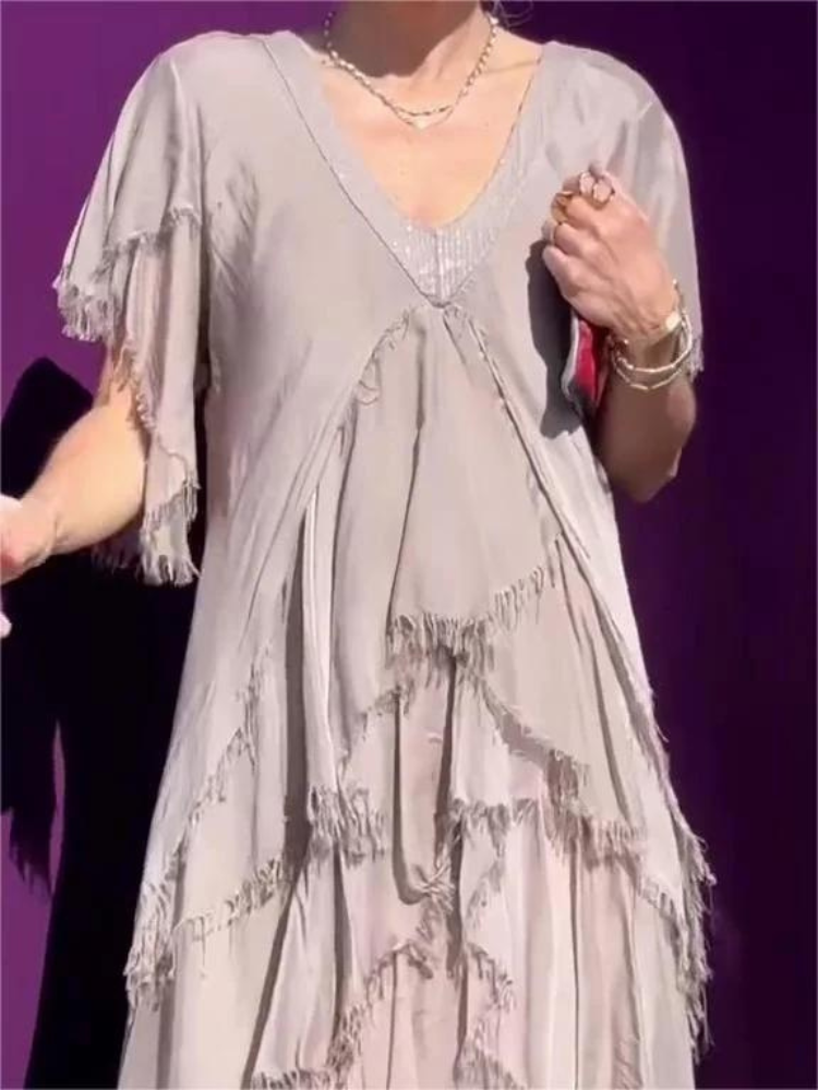 Vestido Serengeti: Elegância Moderna fundida com Riquezas Ancestrais