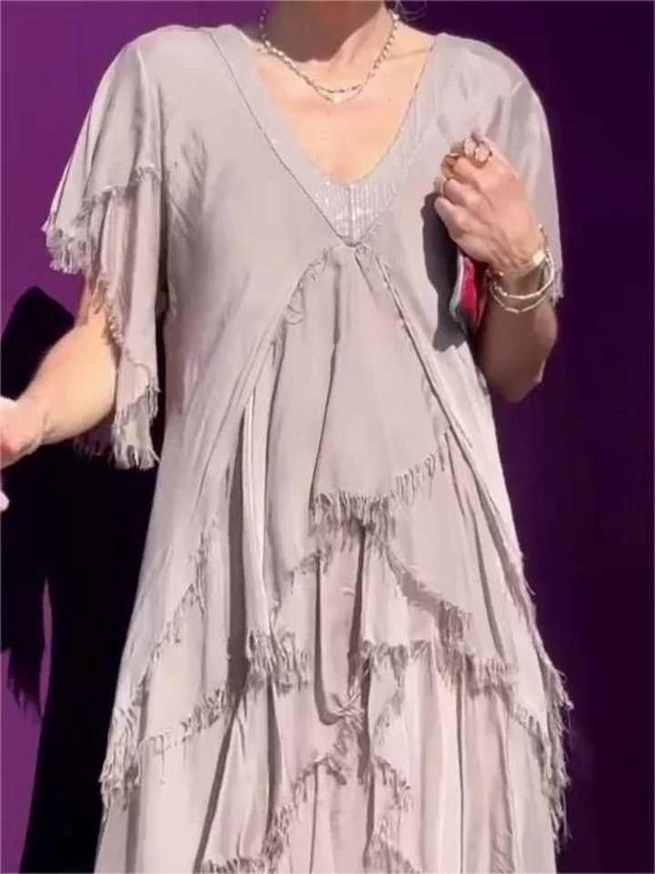 Vestido Serengeti: Elegância Moderna fundida com Riquezas Ancestrais
