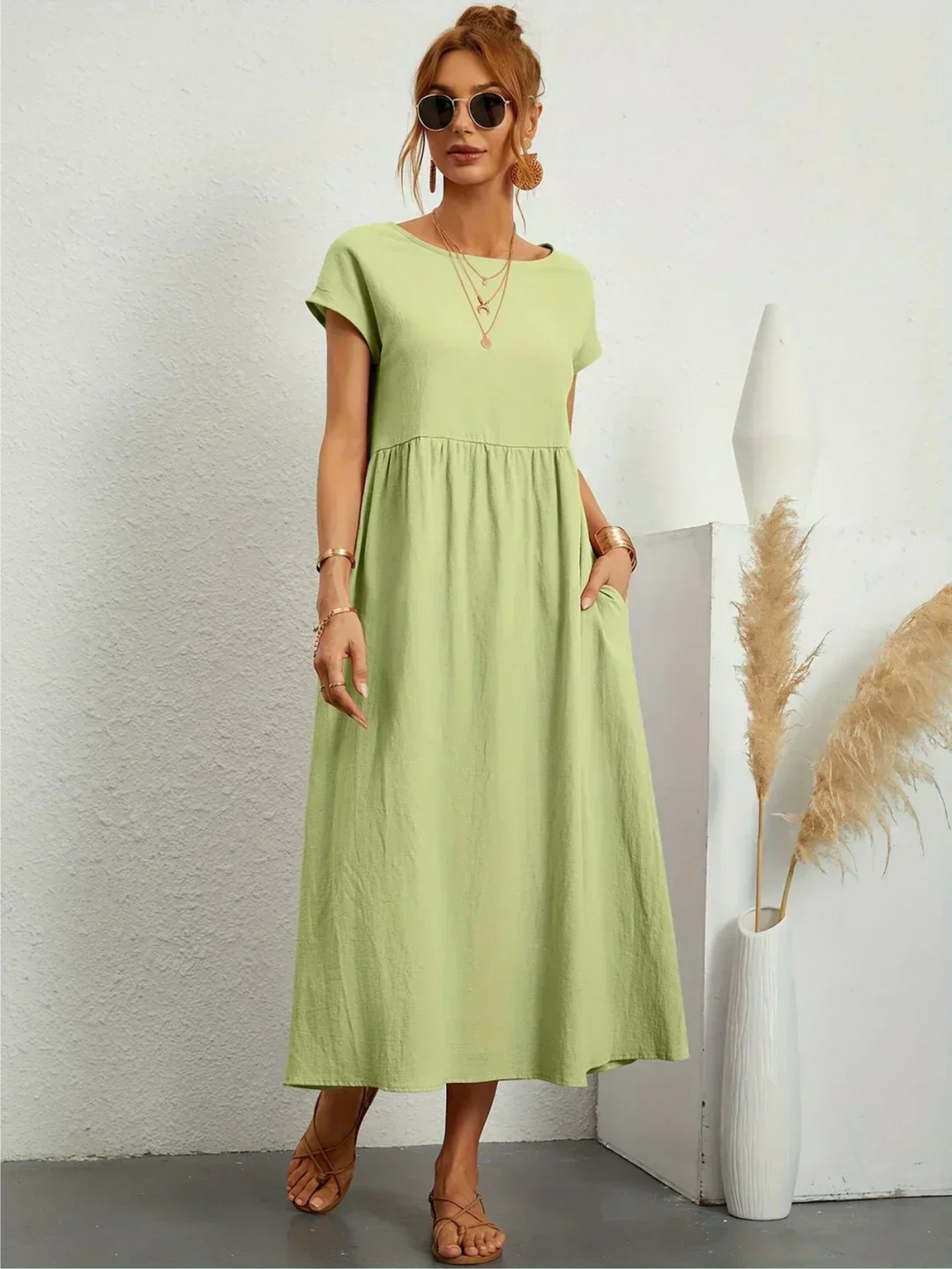 Jenna – Vestido Elegante com Decote Redondo