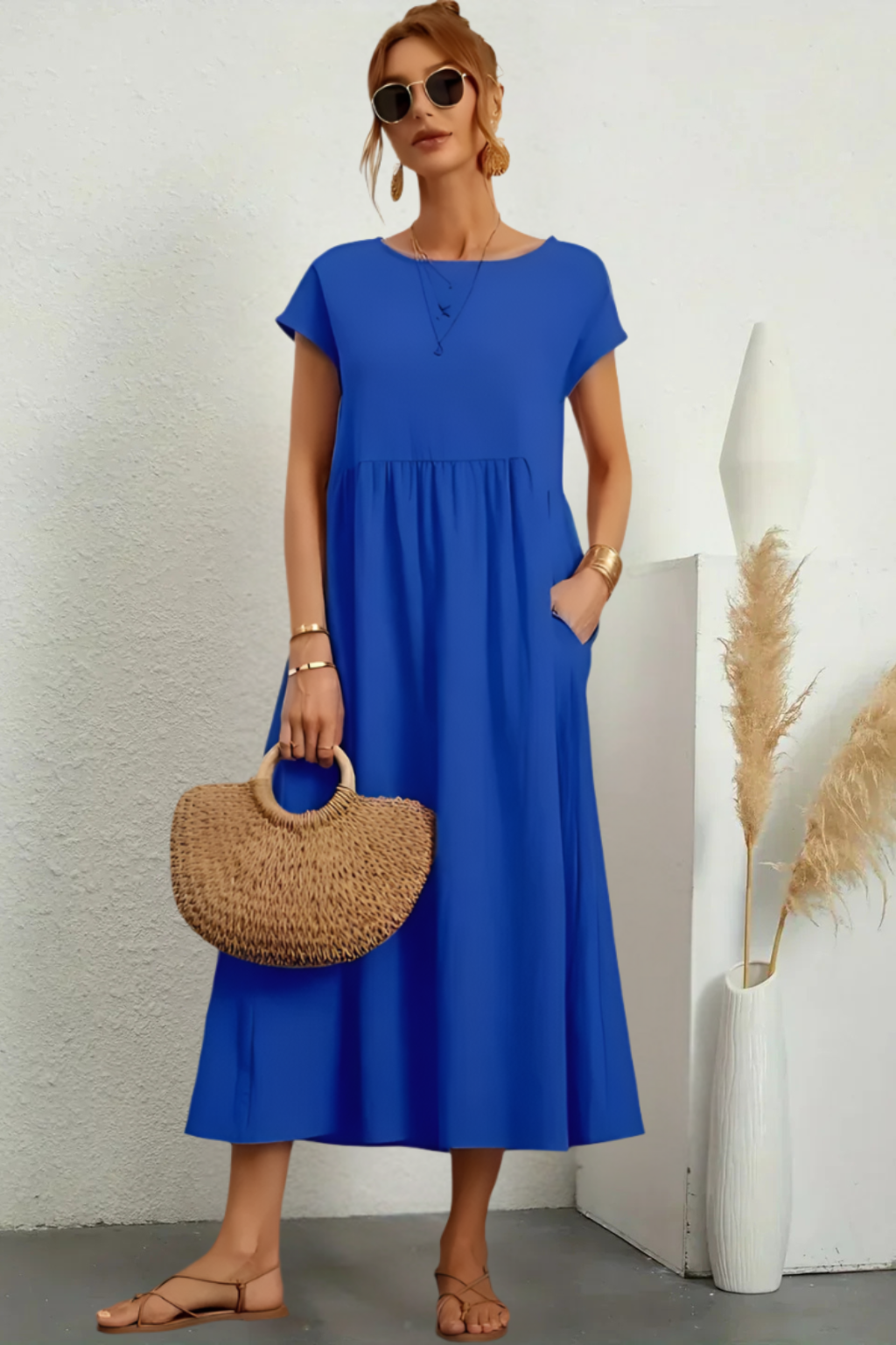 Jenna – Vestido Elegante com Decote Redondo