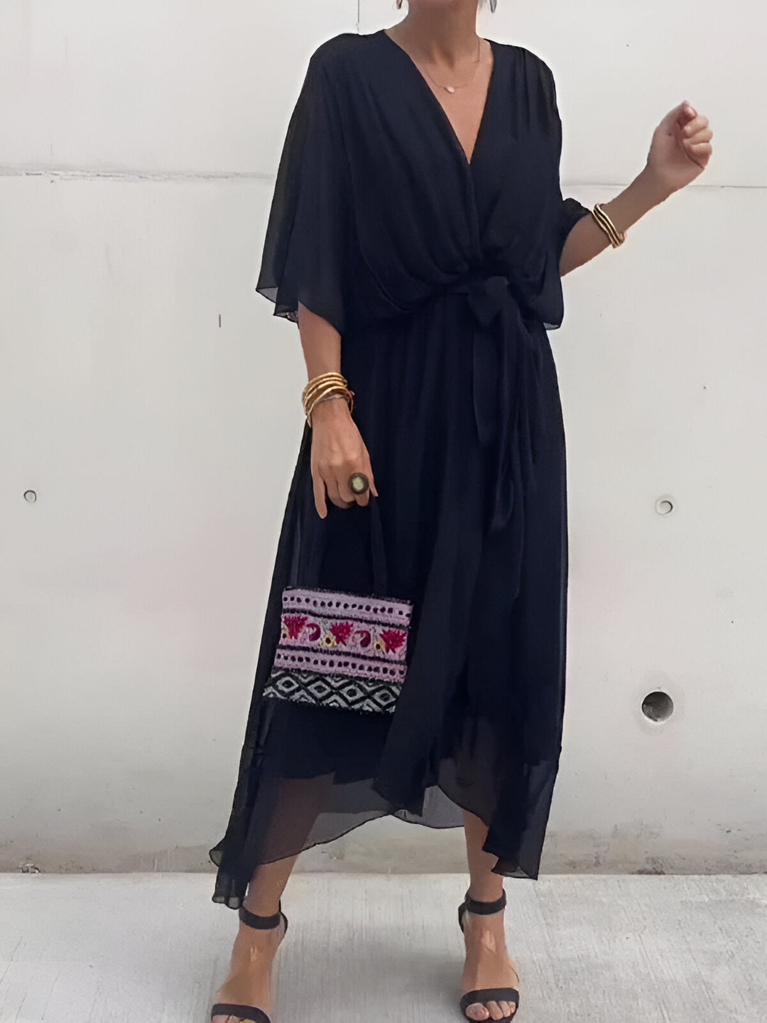 Aimee – Vestido Elegante com Decote em V